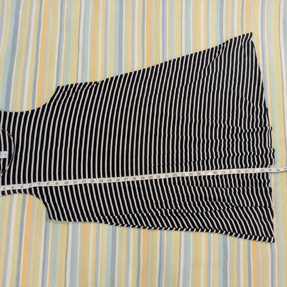 ⭐ Old Navy Black & White Striped Swing Tank Dress Size Small - Picture 7 of 13